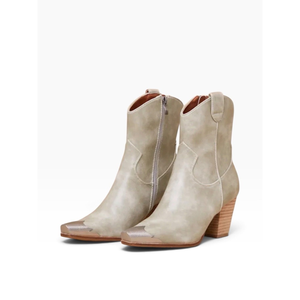 Beast Fashion Dakota-01 Women's Western Boots Blush Metal Toe Cap Size 5.5
